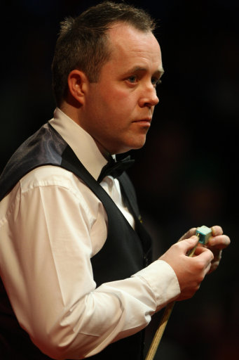 他依然用实 他依然用实