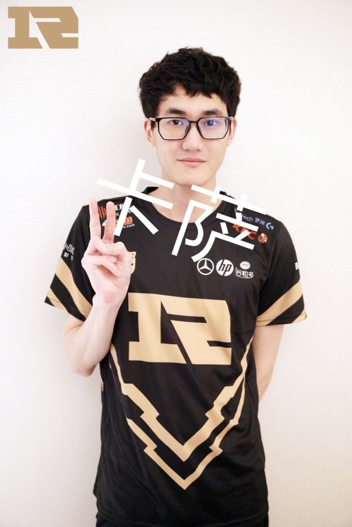 一书中曾指 一书中曾指