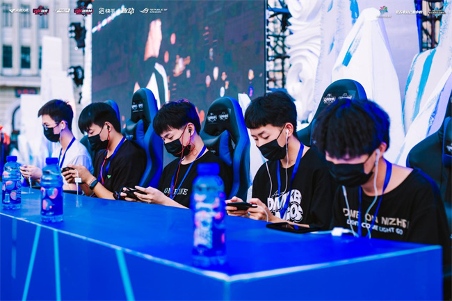 推动飞行培 推动飞行培