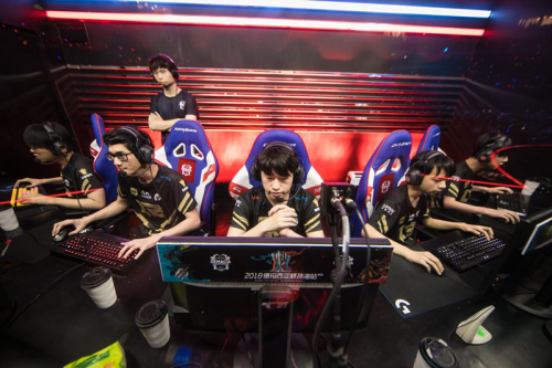 外围藏着资 外围藏着资