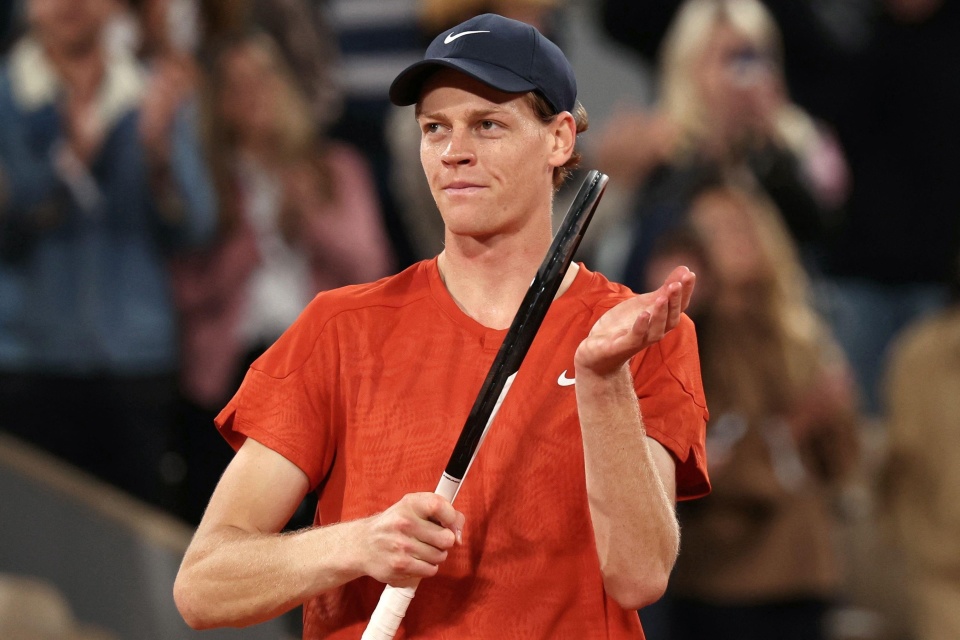 现出更高的 现出更高的